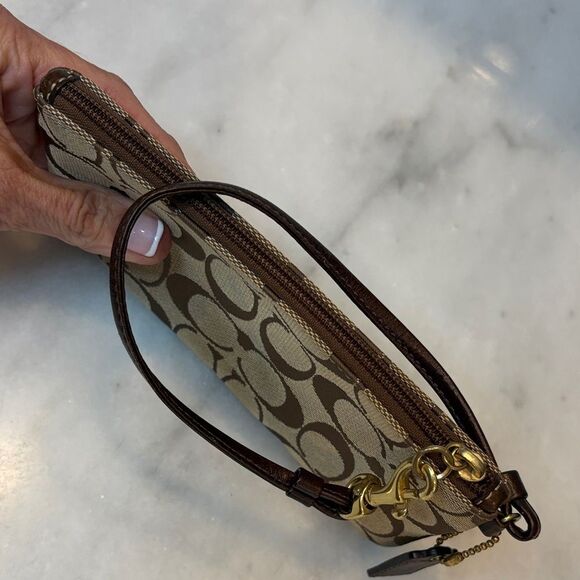 Coach Jacquard Signature Suede Stripe Grommet Clutch Wristlet - Picture 12 of 14